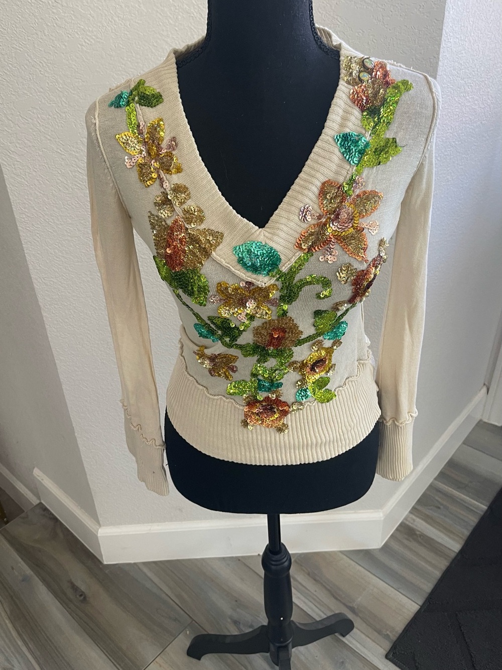 Women's Cream V-Neck Sweater with Sequin Floral Embroidery